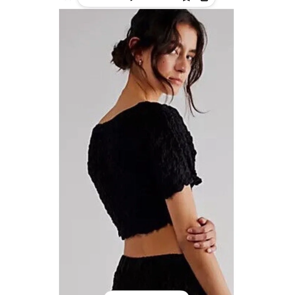 Free People Black Popcorn Textured Crop Top Button Front Short Sleeve Womens M